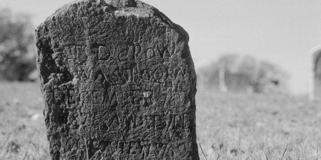 signs a headstone needs restoration