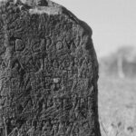 signs a headstone needs restoration